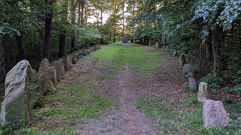 Dviračiu per Daniją. Glavendrupo vikingų akmeninis laivas