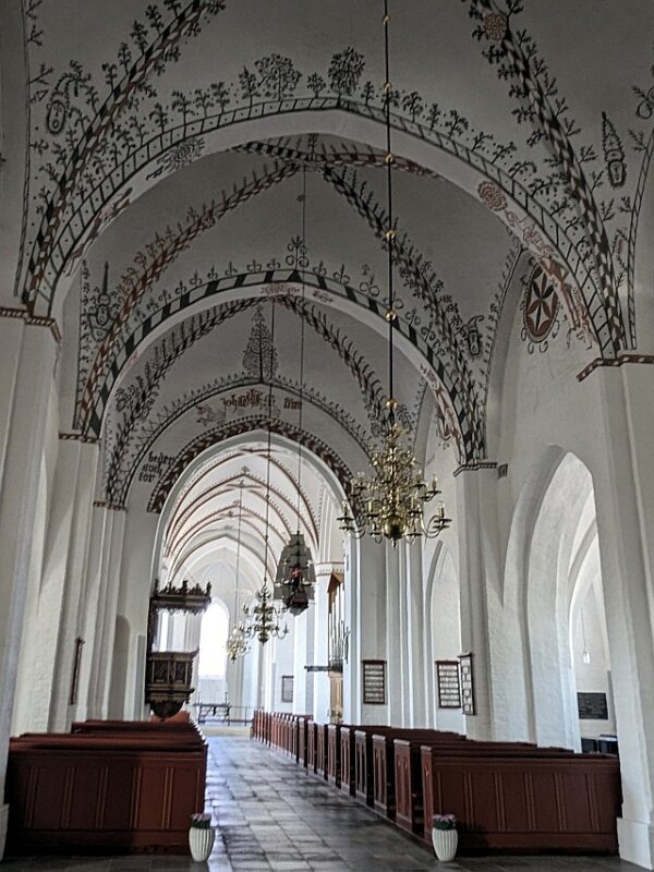 Dviračiu per Daniją. Stege bažnyčios nava