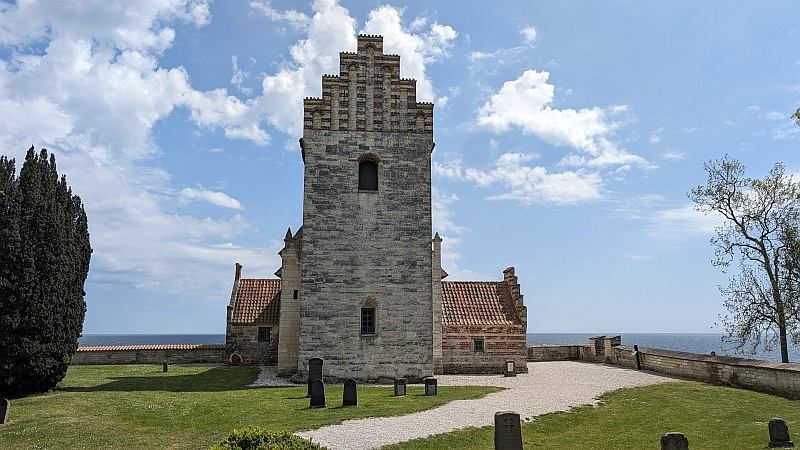 Dviračiu pere Daniją. Stevns Klint bažnyčia